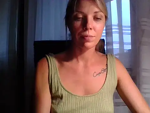 VelvetLove287 online show from September 23, 2025, 3:19 pm