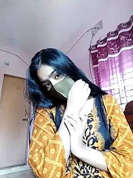 Snapshot of Arisha- chatting on November 4, 2025, 8:40 am Arisha- online show from November 4, 2025, 8:40 am