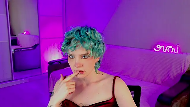 School Love online show from February 20, 2025, 1:08 pm