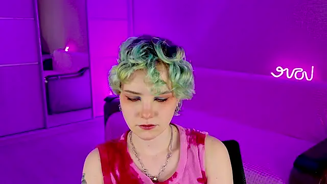 School Love online show from February 3, 2025, 1:19 pm