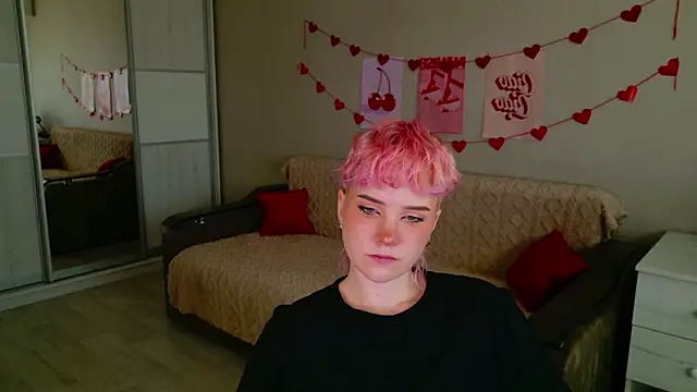 School Love online show from September 22, 2025, 11:05 am