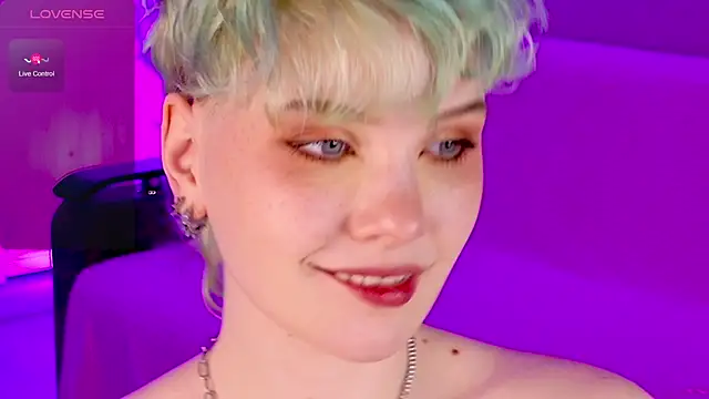 School Love online show from March 12, 2025, 4:13 pm