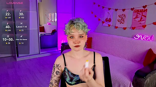 School Love online show from March 21, 2025, 1:12 pm