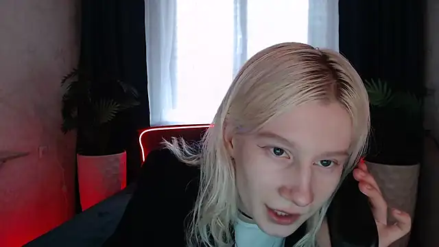 Snapshot of EnigmaSee chatting on April 26, 2026, 2:31 am EnigmaSee online show from April 26, 2026, 2:31 am