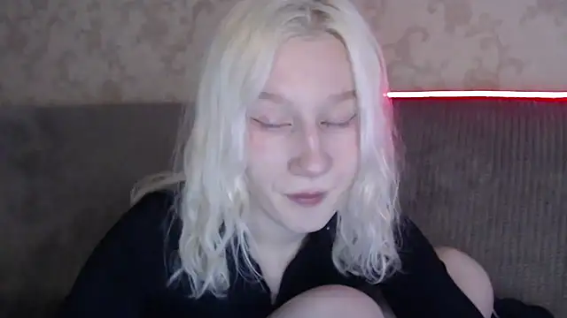 Snapshot of EnigmaSee chatting on April 11, 2026, 2:19 am EnigmaSee online show from April 11, 2026, 2:19 am