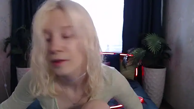 Snapshot of EnigmaSee chatting on March 30, 2026, 2:02 am EnigmaSee online show from March 30, 2026, 2:02 am