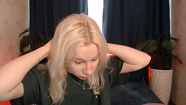 EnigmaSee online show from June 18, 2026, 1:48 am