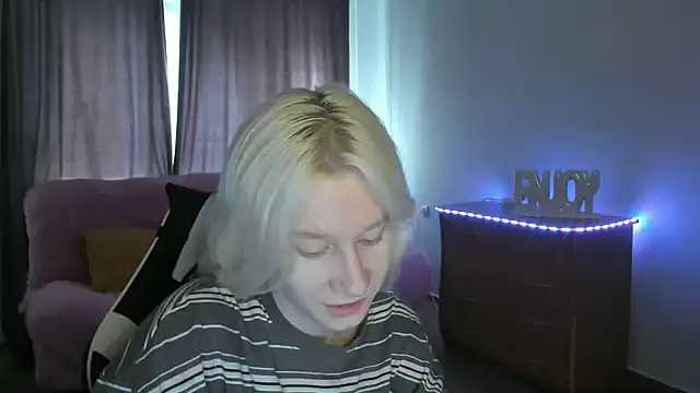EnigmaSee online show from June 19, 2026, 1:44 am