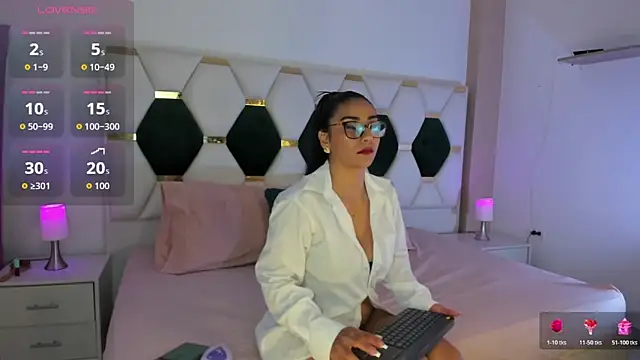 Snapshot of North-Dio chatting on December 1, 2025, 12:06 pm North-Dio online show from December 1, 2025, 12:06 pm