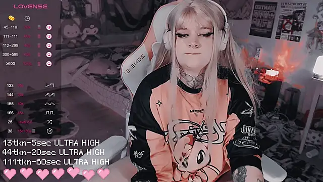 Snapshot of noori__hope chatting on November 6, 2025, 8:35 pm noori hope online show from November 6, 2025, 8:35 pm