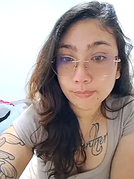 Snapshot of Mia_Ruiz chatting on December 17, 2025, 2:38 am Mia Ruiz online show from December 17, 2025, 2:38 am