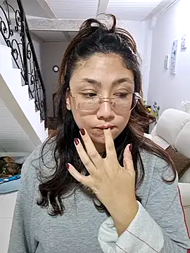 Snapshot of Mia_Ruiz chatting on September 13, 2025, 2:44 am Mia Ruiz online show from September 13, 2025, 2:44 am