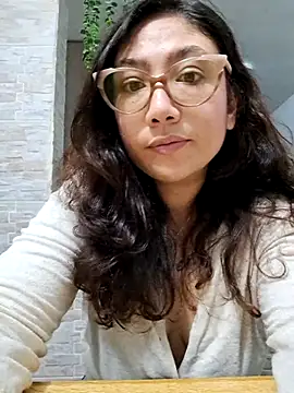 Snapshot of Mia_Ruiz chatting on March 5, 2025, 3:29 am Mia Ruiz online show from March 5, 2025, 3:29 am