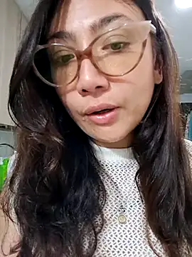 Snapshot of Mia_Ruiz chatting on March 18, 2025, 3:56 am Mia Ruiz online show from March 18, 2025, 3:56 am