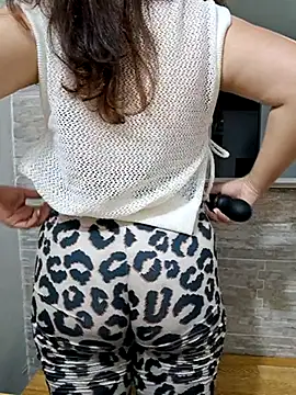 Snapshot of Mia_Ruiz chatting on March 18, 2025, 12:51 am Mia Ruiz online show from March 18, 2025, 12:51 am