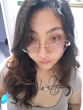 Snapshot of Mia_Ruiz chatting on November 19, 2025, 3:17 am Mia Ruiz online show from November 19, 2025, 3:17 am