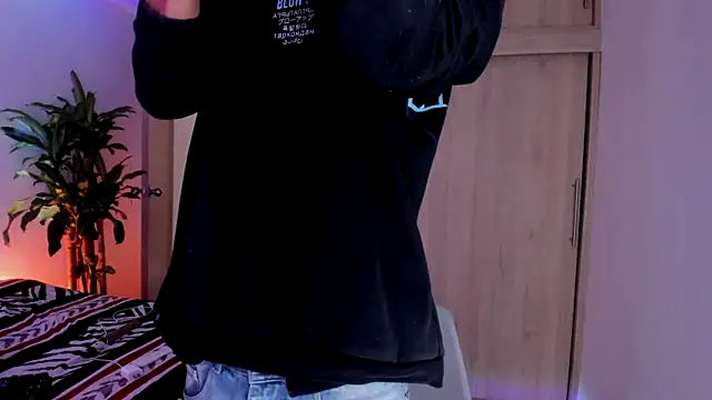 Snapshot of aldrinwhite chatting on November 3, 2025, 6:55 pm aldrinwhite online show from November 3, 2025, 6:55 pm