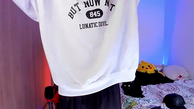 aldrinwhite online show from March 21, 2026, 4:44 pm