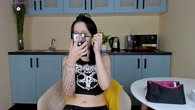 Medusa  Gorgona online show from March 8, 2026, 10:07 am