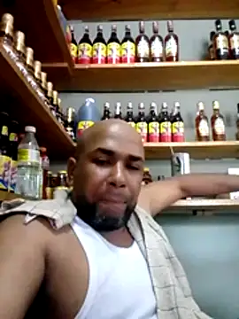 Snapshot of Frankie0880 chatting on July 7, 2026, 9:51 pm Frankie0880 online show from July 7, 2026, 9:51 pm