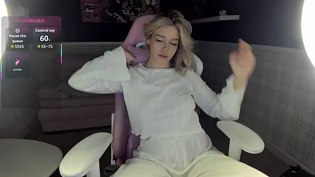 Anna Robinson online show from February 19, 2026, 12:29 am