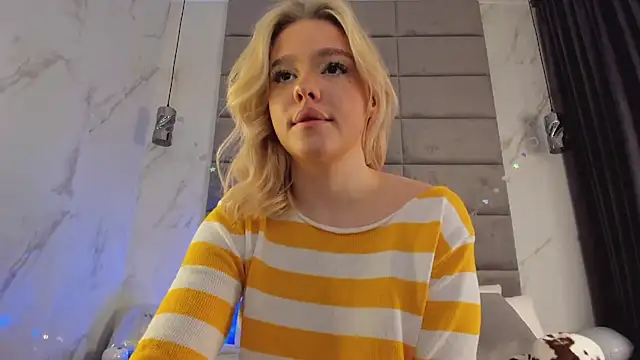 Anna Robinson online show from April 20, 2026, 1:08 am