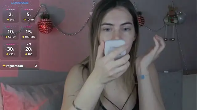 chloi hes online show from December 29, 2024, 9:50 am