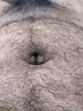 Snapshot of A-mira chatting on December 17, 2025, 6:35 pm A-mira online show from December 17, 2025, 6:35 pm