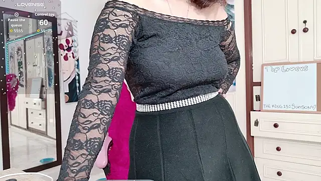 Snapshot of RoxaneEvans_ chatting on July 17, 2026, 8:06 pm RoxaneEvans online show from July 17, 2026, 8:06 pm