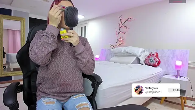 charolbruce 1 online show from February 25, 2026, 11:54 am