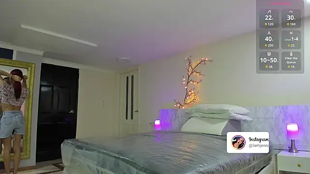 Snapshot of charolbruce_1 chatting on November 18, 2025, 12:08 pm charolbruce 1 online show from November 18, 2025, 12:08 pm