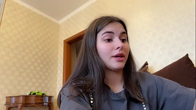 Snapshot of AmiCumOn chatting on February 11, 2025, 9:20 am AmiCumOn online show from February 11, 2025, 9:20 am