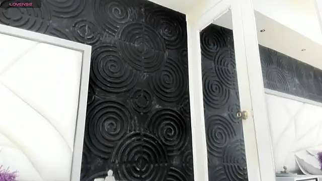 Snapshot of AbigailWilliams_ chatting on November 21, 2025, 11:20 am AbigailWilliams online show from November 21, 2025, 11:20 am