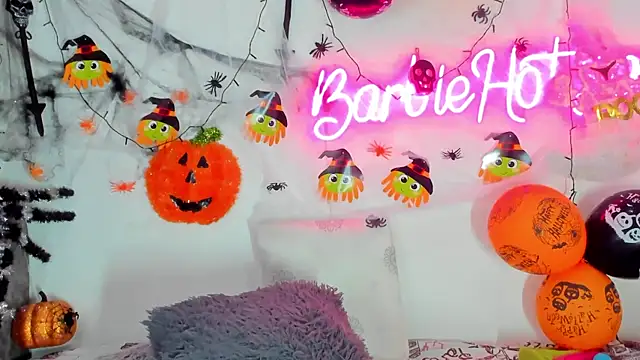 BarbieHotLaura online show from October 19, 2025, 1:03 pm
