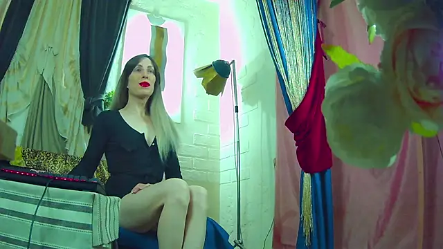 Mary Loon online show from February 25, 2026, 6:41 pm