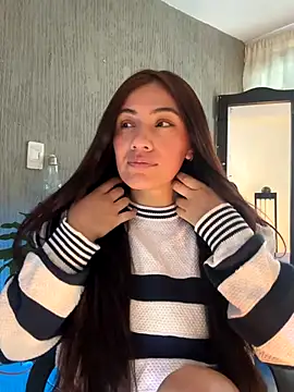 Snapshot of emmily_d chatting on December 4, 2025, 7:46 pm emmily d online show from December 4, 2025, 7:46 pm