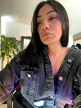 Snapshot of emmily_d chatting on November 17, 2025, 6:34 pm emmily d online show from November 17, 2025, 6:34 pm