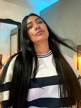 Snapshot of emmily_d chatting on November 4, 2025, 6:11 pm emmily d online show from November 4, 2025, 6:11 pm