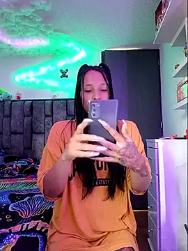 Nicole420squirt online show from October 1, 2025, 6:01 pm