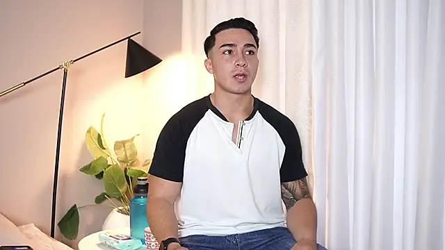 Ryan Hunt online show from October 28, 2025, 11:53 am