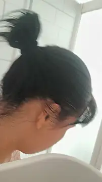 LorenRosse online show from April 18, 2026, 6:43 pm