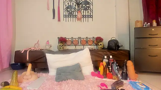 RubyEmerald online show from November 14, 2025, 12:25 am