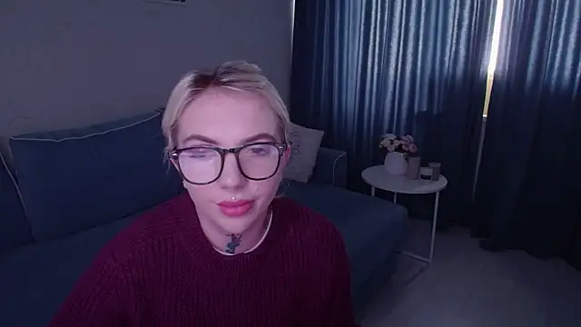 AnneTenet online show from October 3, 2025, 9:22 am