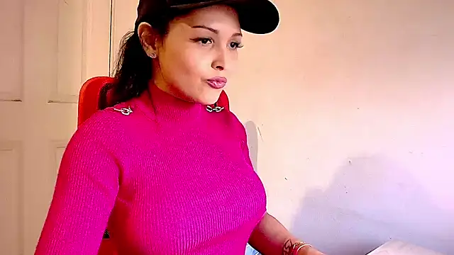 Snapshot of MOMMYJEVAA chatting on May 15, 2026, 9:13 pm MOMMYJEVAA online show from May 15, 2026, 9:13 pm