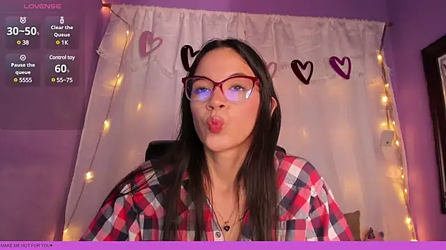 DalilaMassu online show from February 18, 2025, 3:52 pm