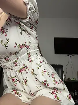 Snapshot of NickiLike chatting on February 23, 2026, 5:24 pm NickiLike online show from February 23, 2026, 5:24 pm