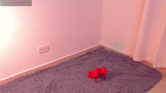 juanmiss online show from March 12, 2025, 9:55 am