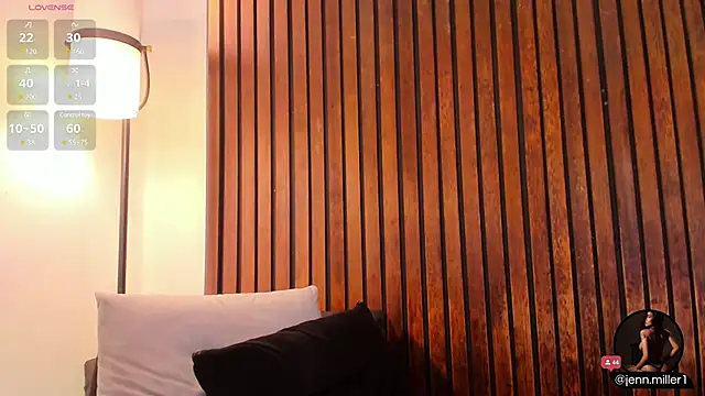 Snapshot of Jennmiiller_ chatting on March 17, 2025, 2:56 pm Jennmiiller online show from March 17, 2025, 2:56 pm