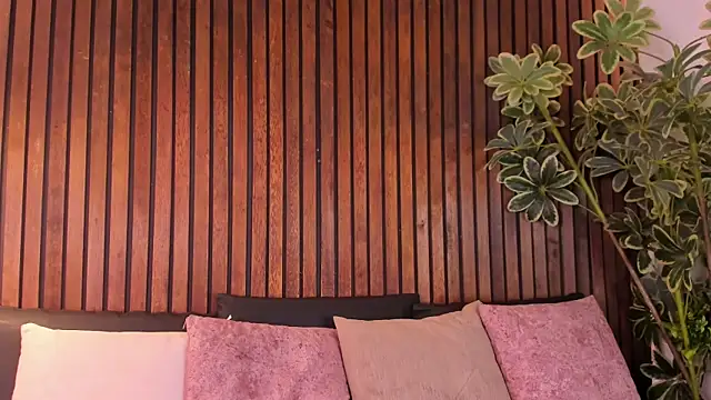 Jennmiiller  online show from January 15, 2026, 12:19 pm