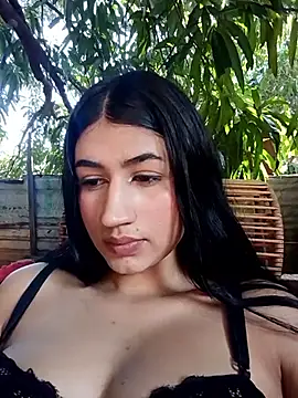 Snapshot of Julix_A chatting on May 7, 2026, 7:17 pm Julix A online show from May 7, 2026, 7:17 pm